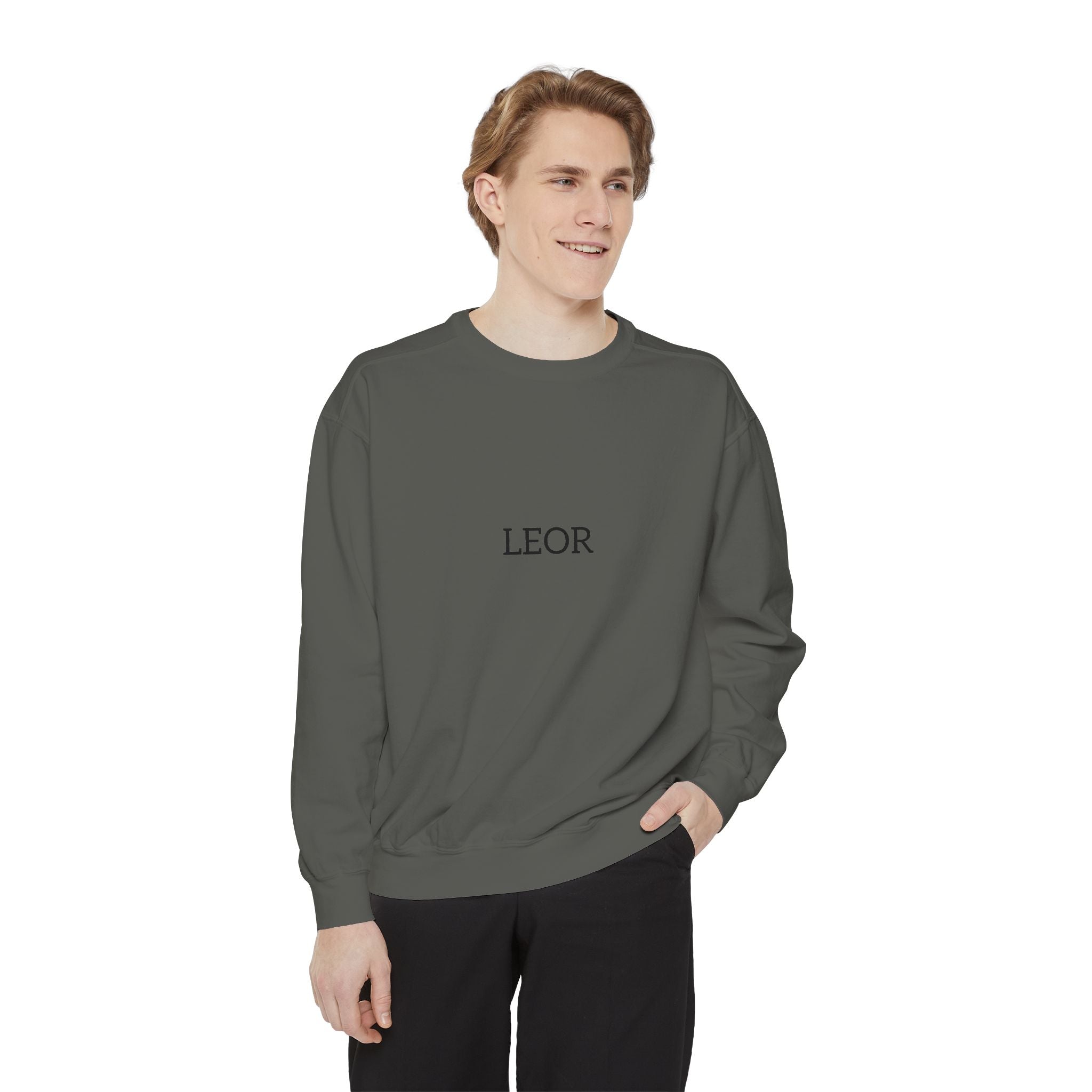LEOR Minimalist Embroidered Sweatshirt